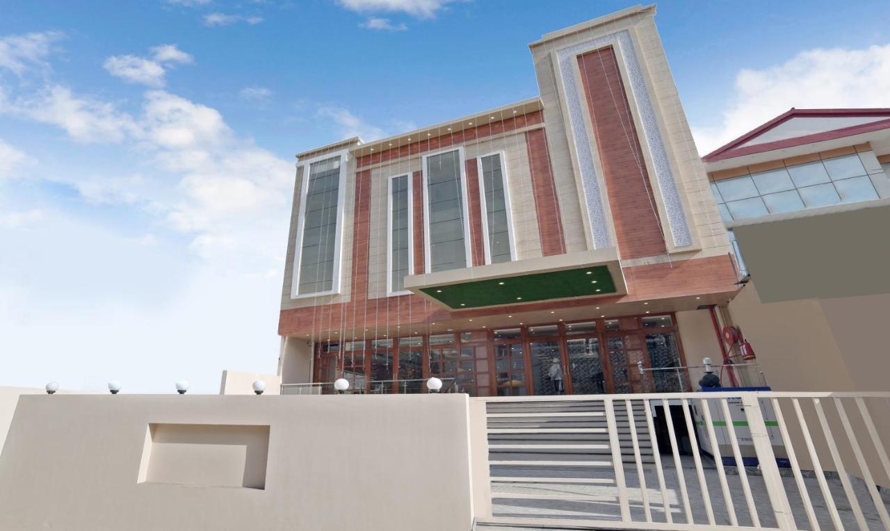 Treebo G K Residency Near Dehradun Railway Station Hotel ภายนอก รูปภาพ