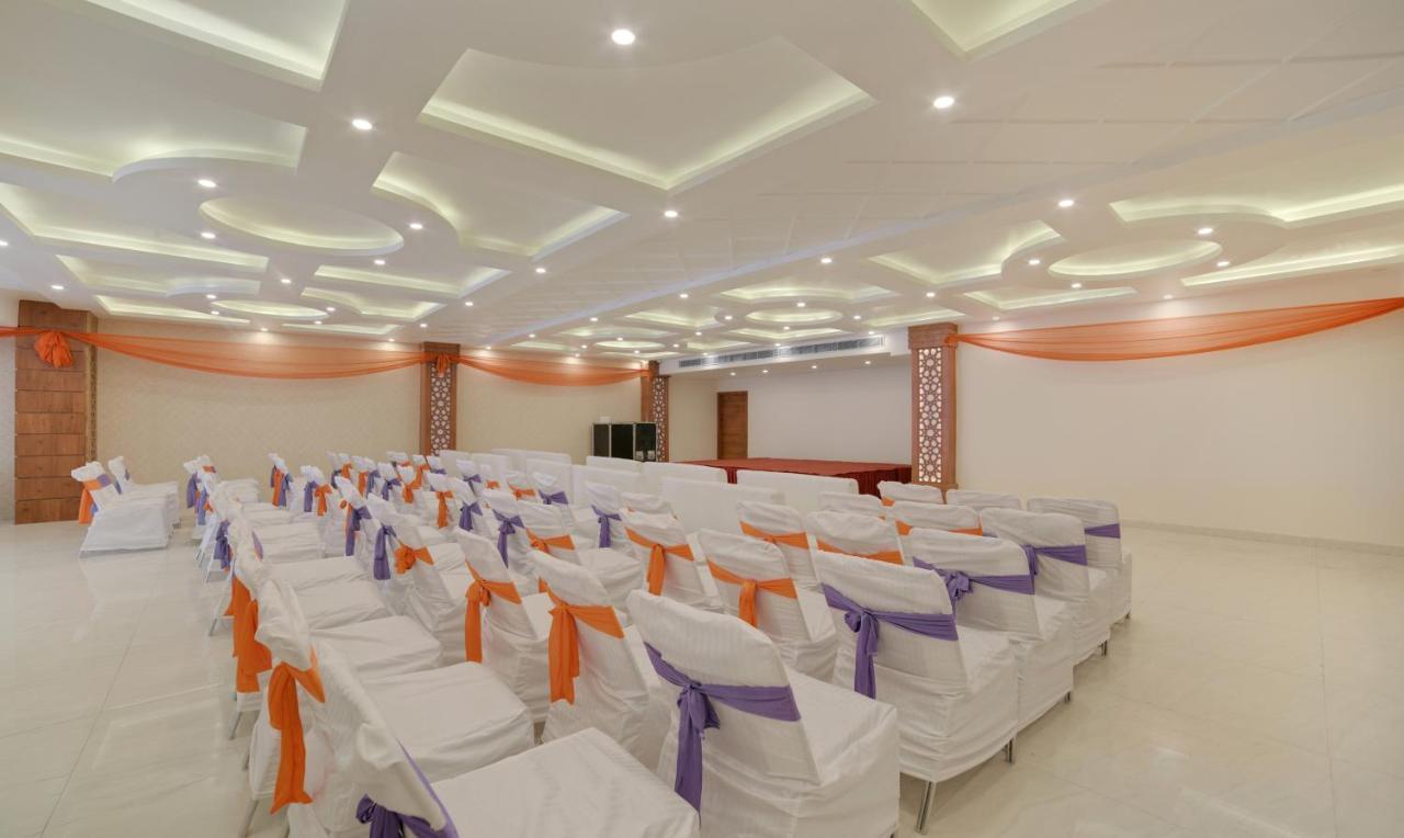Treebo G K Residency Near Dehradun Railway Station Hotel ภายนอก รูปภาพ